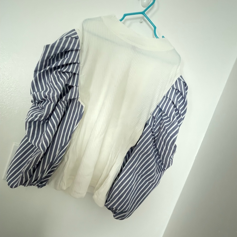 NEW PUFF SLEEVE TOP - MEDIUM